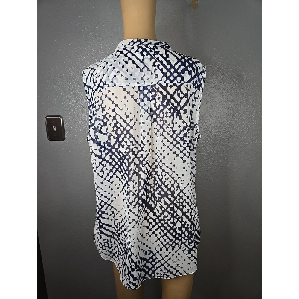 Cabi Women's Blue and White Button Down Sleeveless Blouse Size Medium - Picture 2 of 6